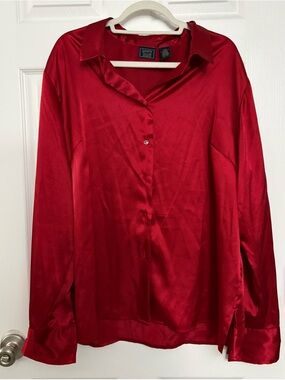 Laura Scott Red Button-Down Shirt